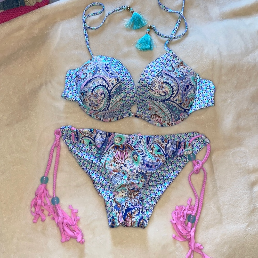 VS bikini 34C top small bottoms